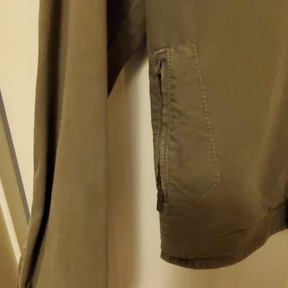 Men Jean's Jacket - Picture 4 of 6